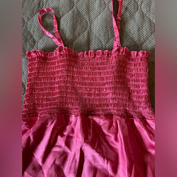 Pink satin top - Picture 2 of 3